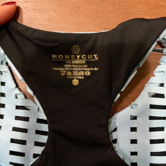 HoneyCut blue cut out mesh crop dance top - Picture 4 of 4